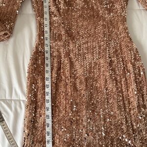 Beautiful sequin dress like new 
Size 6